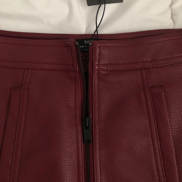 leather mini skirt - Picture 2 of 3